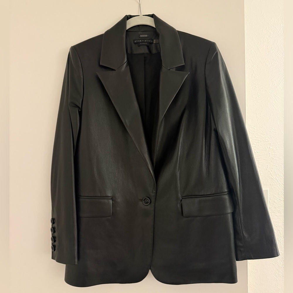 NWOT Alice & Olivia black leather blazer